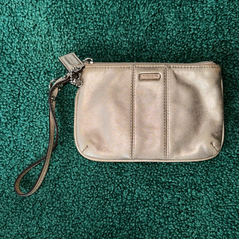 Vintage Coach Wristlet ~ Champagne / Gold Leather
